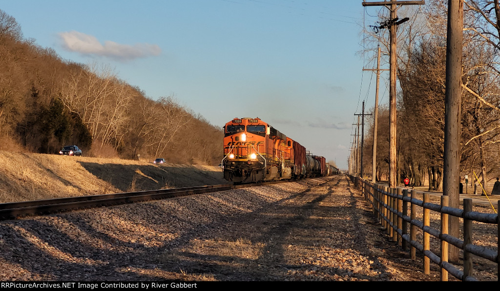 BNSF 7233